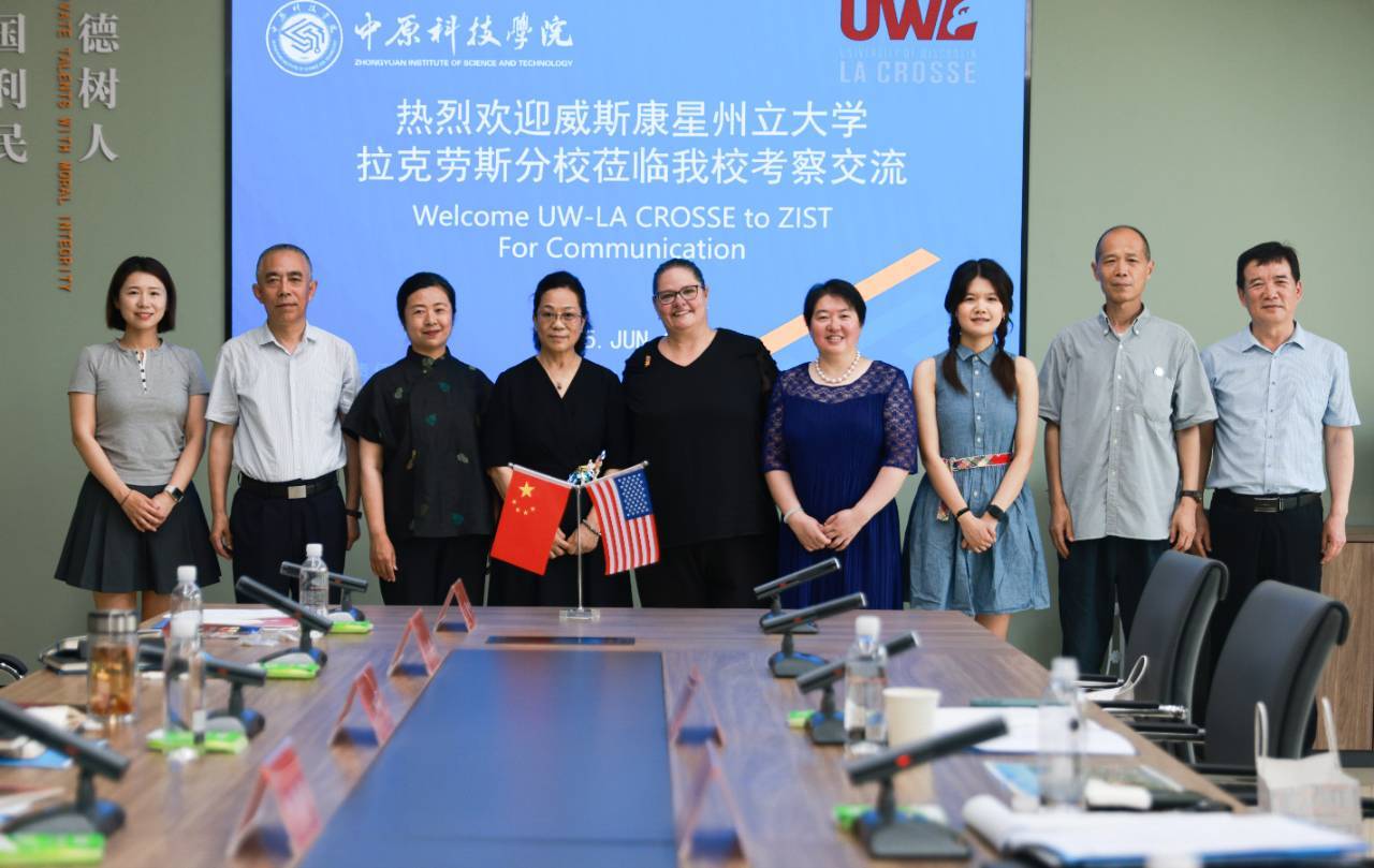 美国威斯康星州立大学拉克劳斯分校国际部主任卡洛琳一行到我校交流访问
